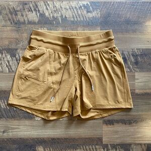 Zyia Canyon Shorts